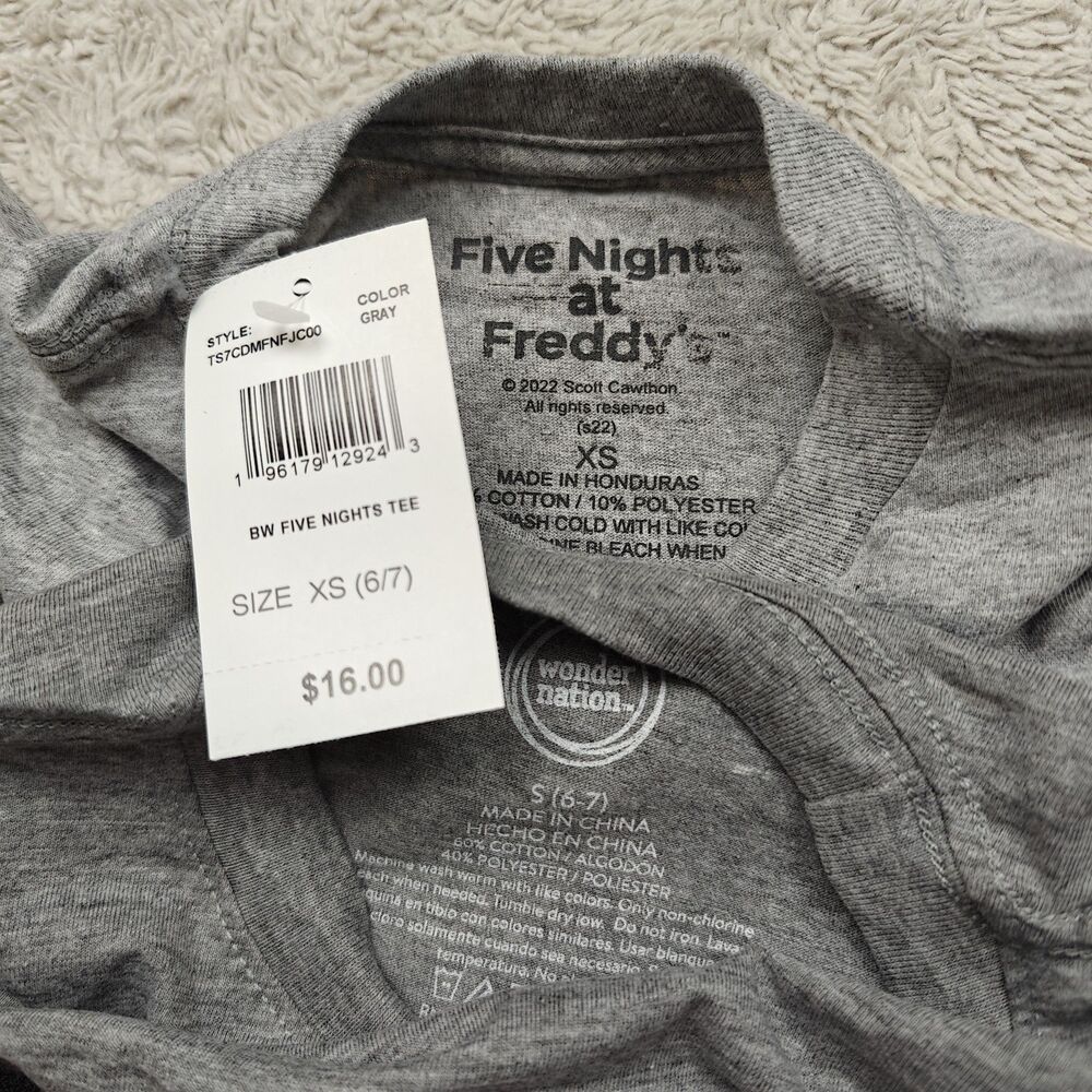 Boys T-shirt Bundle Size 6-7 XS/S Gray FNAF Five Nights Skateboard Pug NEW - Picture 4 of 4